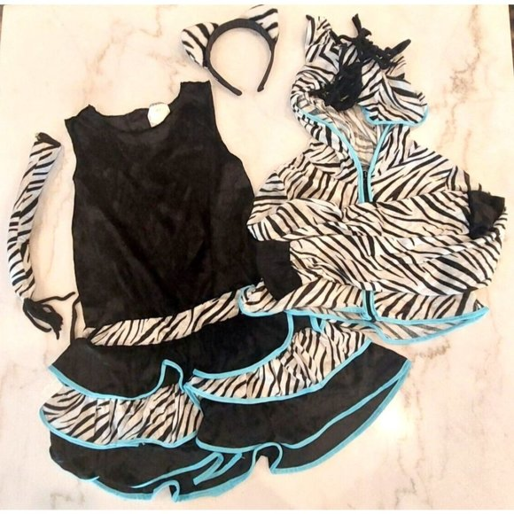 Girl's Zebra Halloween 4-Piece Costume Child Medium Size 8-10. Retails for $32
